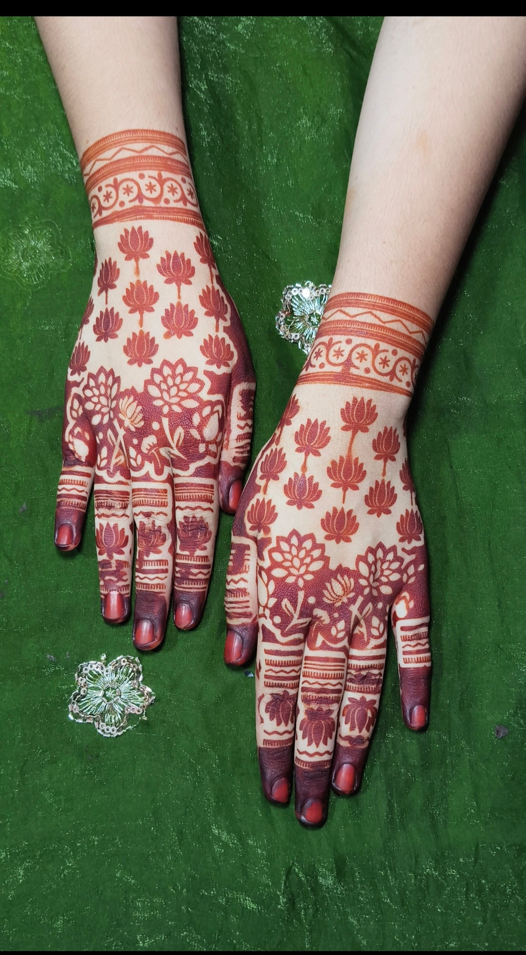 Double hand design